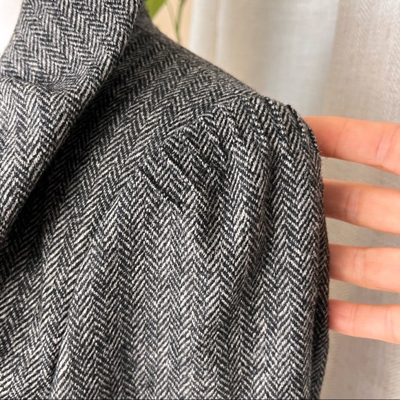 Tahari Women's Gray Black Tweed Ruffle Neck Blazer Jacket DETAILS size 8 /10 - Picture 5 of 15